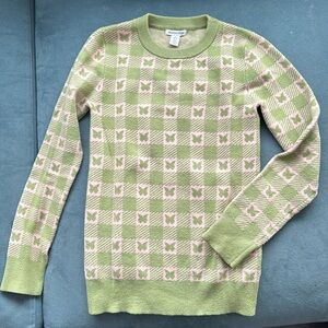 Nordstrom size 10/12 kids sweater. Perfect for fall /winter.
